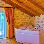 Uzumlu Village 1 Bedroom וילה