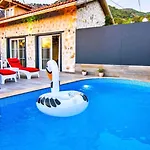Uzumlu Village 1 Bedroom וילה